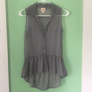 Sleeveless bunny sheer blouse